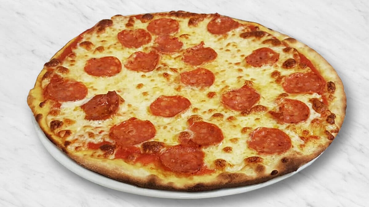 Pizza Artesanal Italiana de 3 Ingredientes con Salami Pepperoni | Punta Cana Pizza